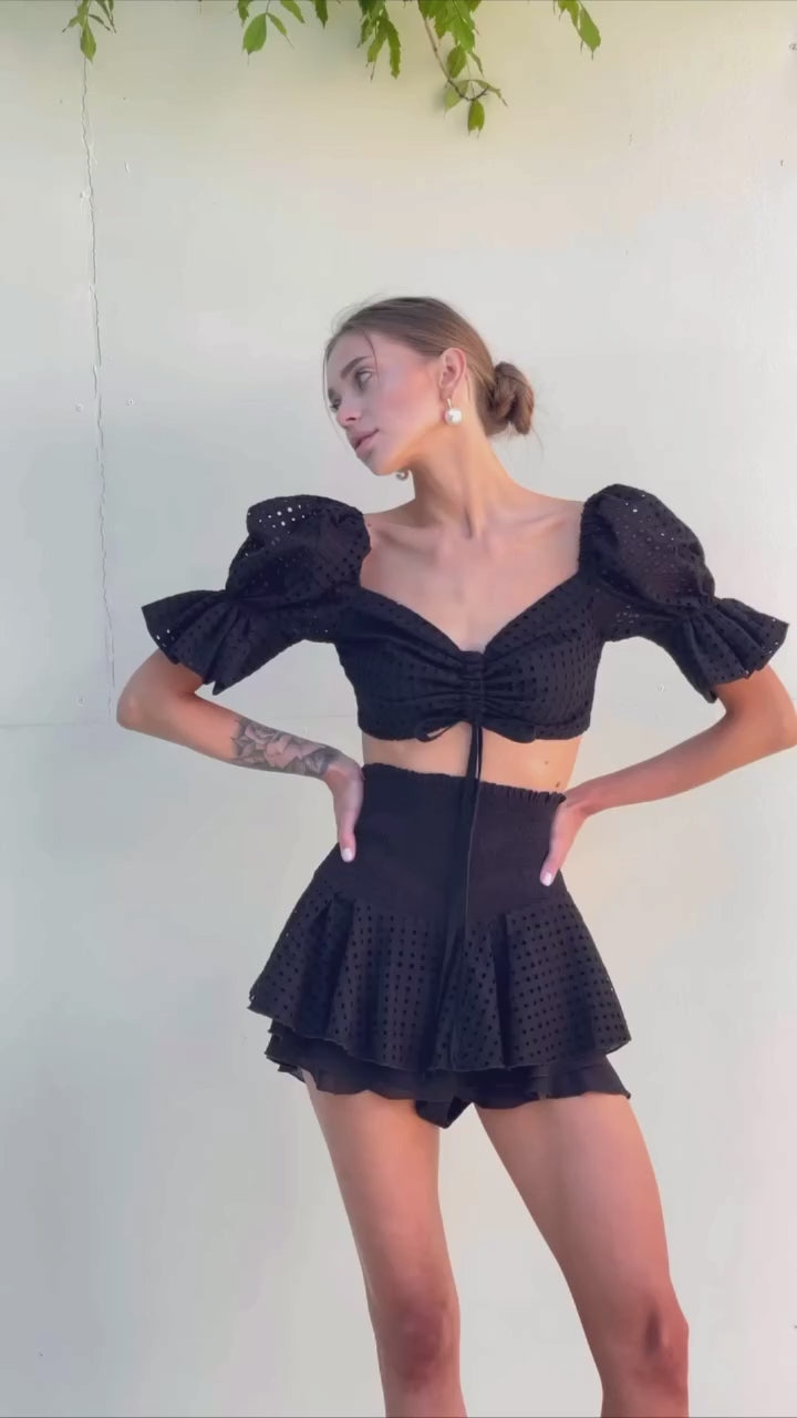 Aldobella Embroidered Set